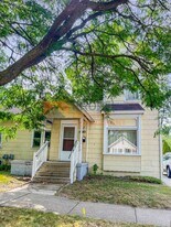 5614 Wayne Rd in Wayne, MI - Building Photo