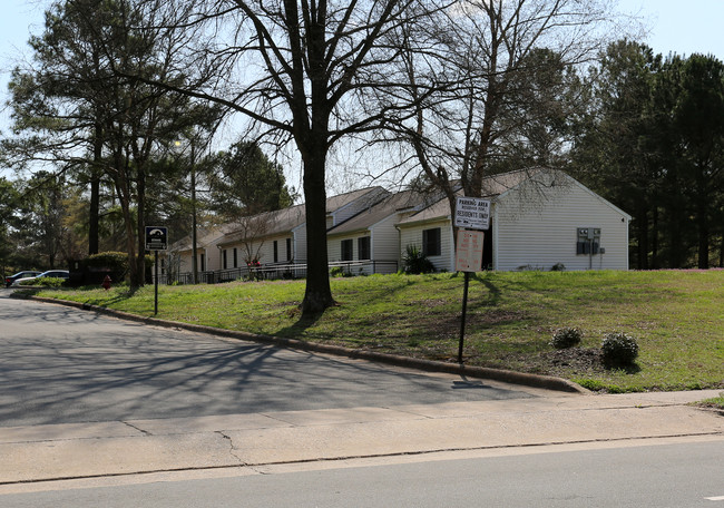 Forest Hills Heights in Durham, NC - Building Photo - Building Photo