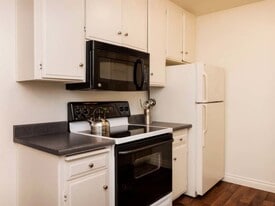 Elan Avante in La Mesa, CA - Building Photo