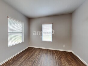 4890 St James Ln in Winter Haven, FL - Foto de edificio - Building Photo