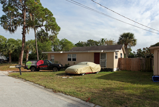 6440 64th Ave N in Pinellas Park, FL - Building Photo - Building Photo