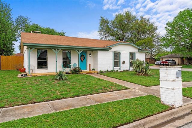 6573 Ridglea Dr in Watauga, TX - Building Photo - Building Photo