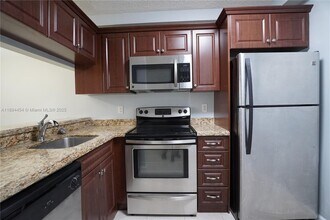 7106 Glenmoor Dr in West Palm Beach, FL - Building Photo - Building Photo