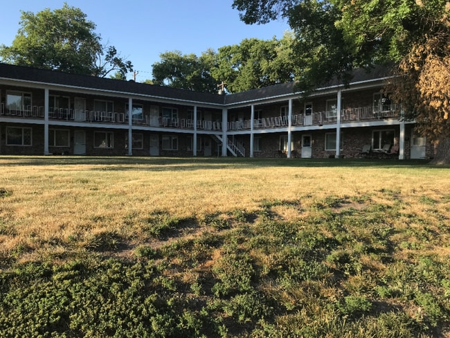 property at 905 5th St