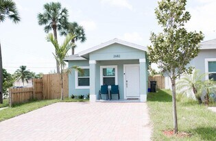 2682 Nokomis Ave in West Palm Beach, FL - Building Photo