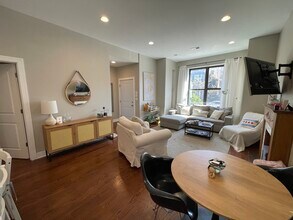 3502 N Sheffield Ave in Chicago, IL - Building Photo - Building Photo