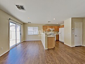 986 Cantabria Heights Ave in Las Vegas, NV - Building Photo - Building Photo