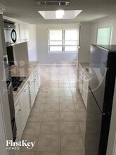 10127 Carlow Ln in La Porte, TX - Building Photo - Building Photo