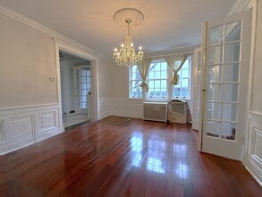7 Greenway N in Queens, NY - Building Photo - Building Photo