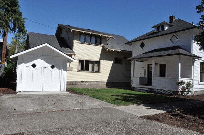 1594 Mill St in Eugene, OR - Building Photo - Building Photo