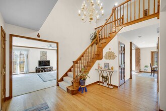 2872 Whispering Oaks Ct in Buffalo Grove, IL - Building Photo - Building Photo