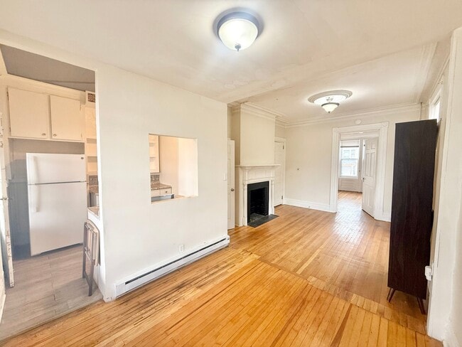 149 2nd Ave, Unit 2 in Troy, NY - Building Photo - Building Photo