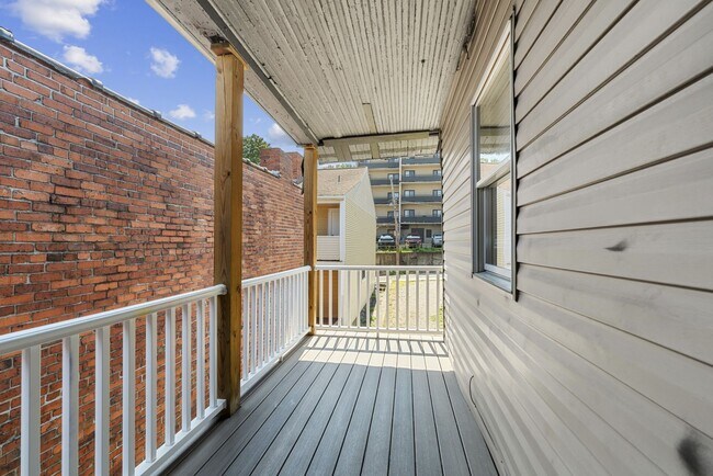 3208 Dobson St in Pittsburgh, PA - Foto de edificio - Building Photo