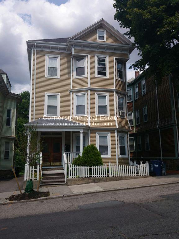 54 Calumet St, Unit 1 in Roxbury Crossing, MA - Building Photo - Building Photo