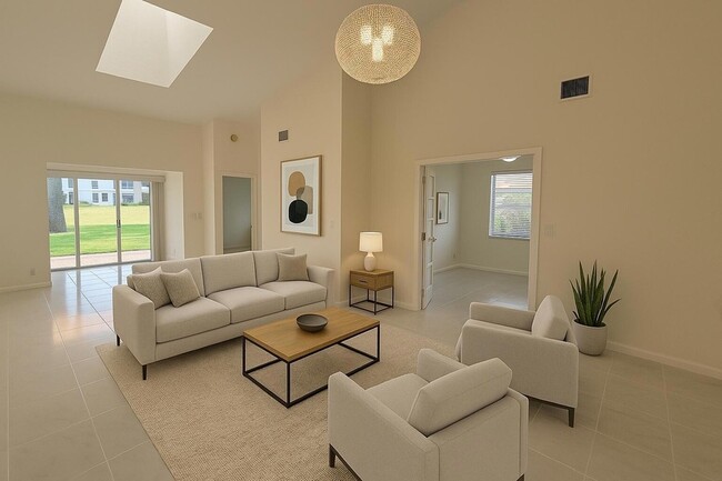 5622 Royal Lake Cir, Unit A in Boynton Beach, FL - Building Photo - Building Photo