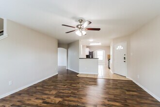 16779 Warbler Dr in Conroe, TX - Building Photo - Building Photo