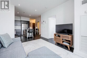 65 Speers Rd in Oakville, ON - Building Photo - Building Photo