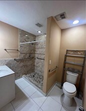 785 E 43rd St in Hialeah, FL - Building Photo - Building Photo