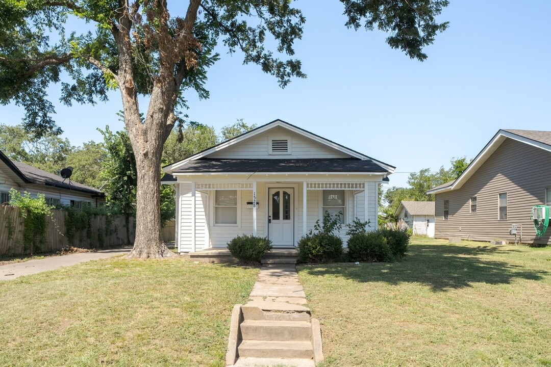 1528 N Beard Ave in Shawnee, OK - Building Photo