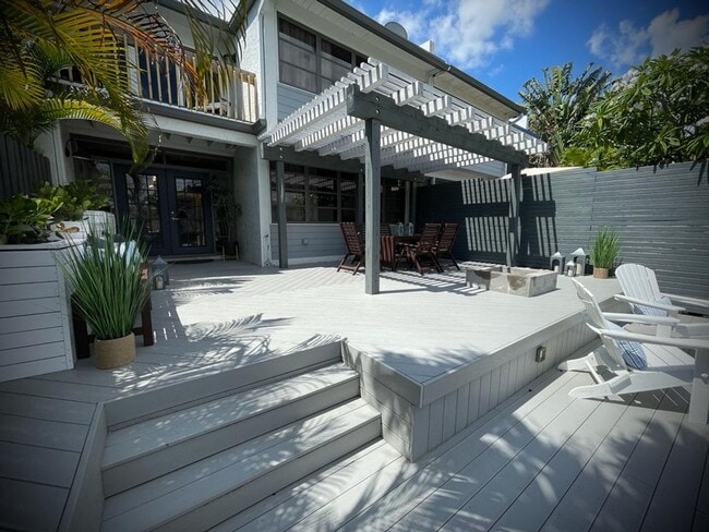 property at 605 Kensington Pl