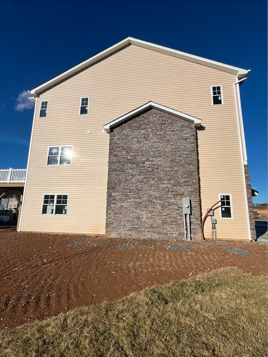 1344 Appaloosa Ct in Harrisonburg, VA - Building Photo