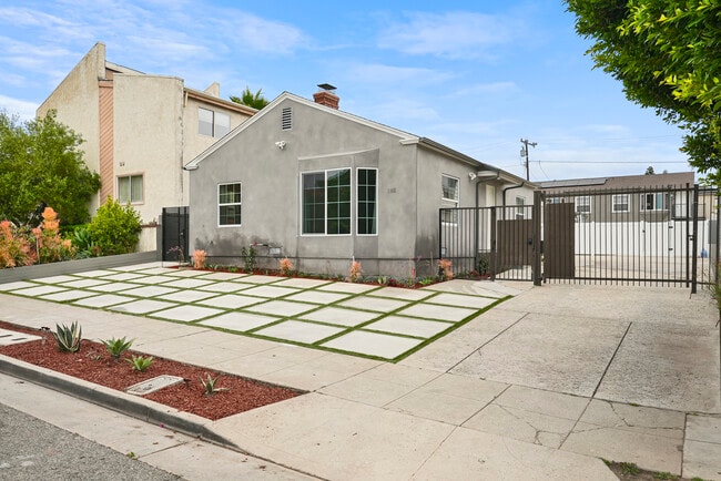 1165 Stanford St, Unit 1 in Santa Monica, CA - Building Photo - Building Photo