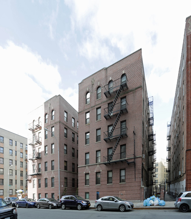 3405 Kossuth Ave in Bronx, NY - Building Photo