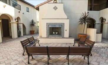 130 N Garden St, Unit 1304 in Ventura, CA - Building Photo - Building Photo