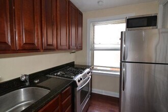 547 W Surf St in Chicago, IL - Building Photo - Building Photo