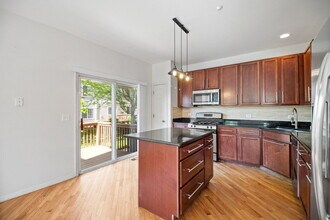 6028 Canterbury Ln in Hoffman Estates, IL - Building Photo - Building Photo