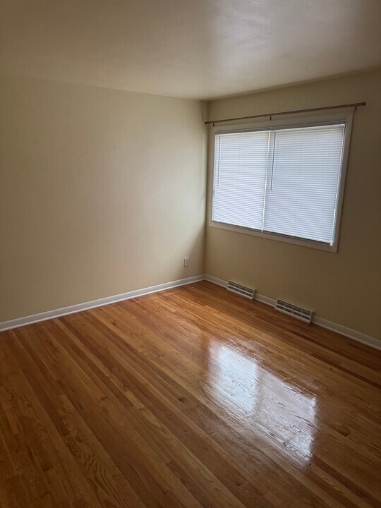 6262 S Robert Ave in Cudahy, WI - Building Photo