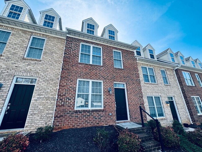 property at 824 Wiggington Rd