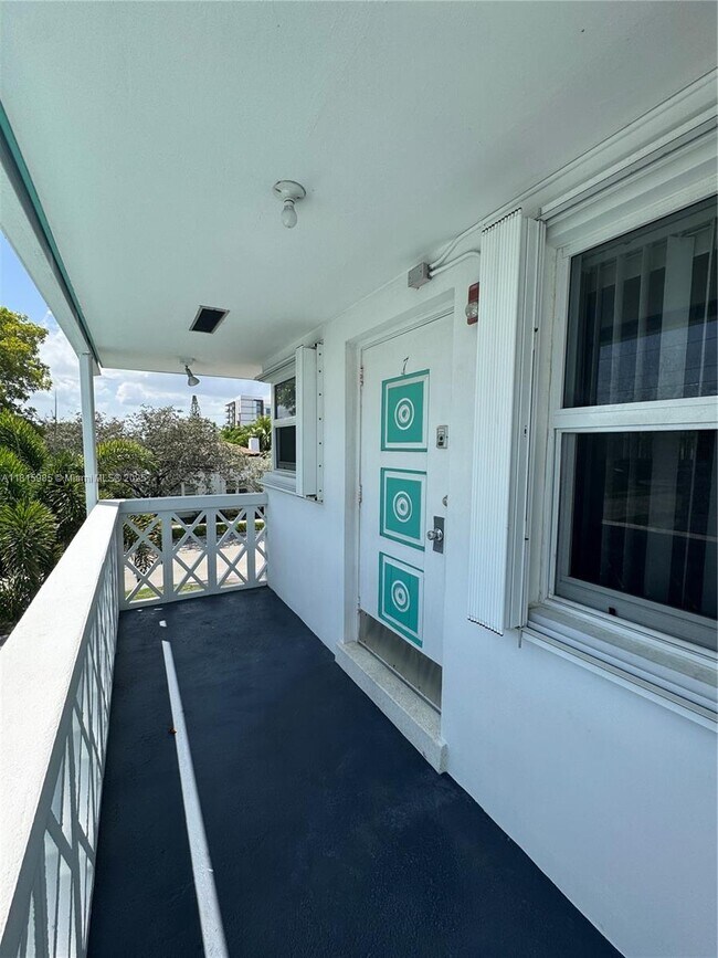 1005 S 17th Ave in Hollywood, FL - Building Photo - Building Photo