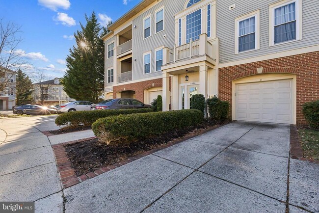 11326 Westbrook Mill Ln-Unit -304 in Fairfax, VA - Building Photo - Building Photo