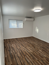 1637 Meade Ave in North Bend, OR - Foto de edificio - Building Photo