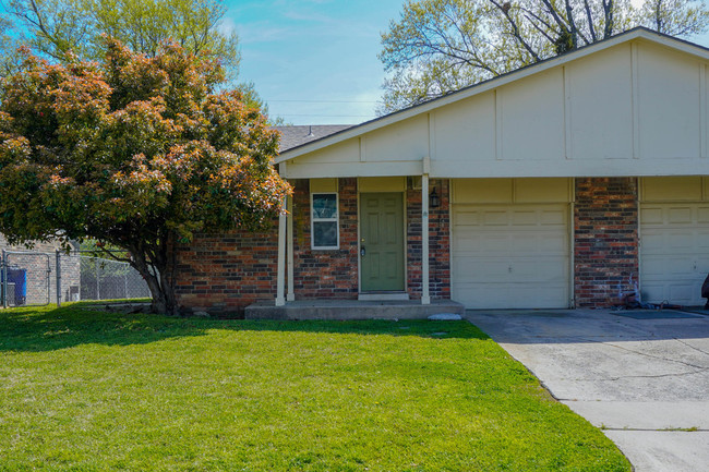 2201-2309 S 116th East Ave in Tulsa, OK - Building Photo - Primary Photo