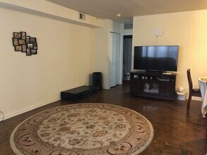 7243 N Western Ave in Chicago, IL - Building Photo - Building Photo