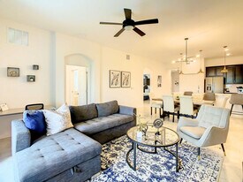 9331 Sommerset Hills Dr in Davenport, FL - Building Photo