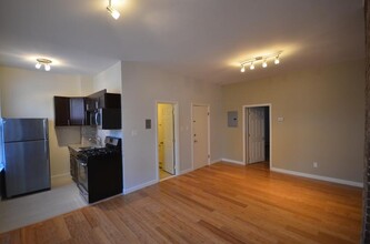 147 Meridian St, Unit 2 in Boston, MA - Building Photo - Building Photo