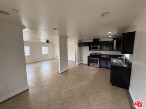 3410 E 7th St in Los Angeles, CA - Building Photo - Building Photo