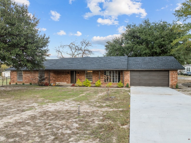 12112 FM 14 in Tyler, TX - Foto de edificio - Building Photo