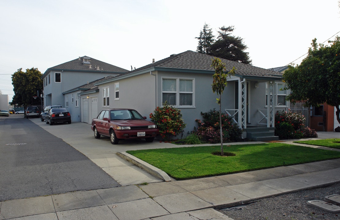 1040 N Humboldt St in San Mateo, CA - Building Photo