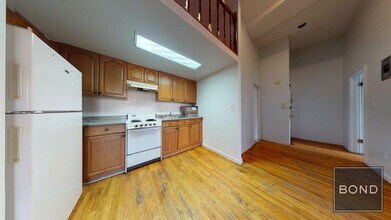 29 St Marks Pl in New York, NY - Building Photo - Building Photo