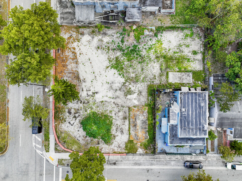 Wyn Avenue in Miami, FL - Building Photo