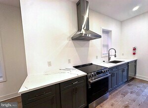 733 Gresham Pl NW in Washington, DC - Building Photo - Building Photo