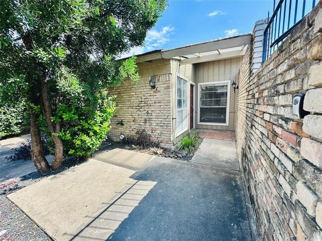 3416 Willowrun Dr