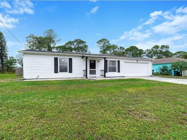 181 SE Fallon Dr