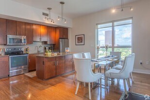 2758 Chimney Rock Rd in Houston, TX - Building Photo