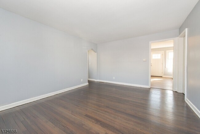 27 Althea St-Unit -1 in Clifton, NJ - Building Photo - Building Photo