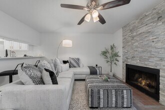 5981 Arapaho Rd in Dallas, TX - Building Photo - Building Photo